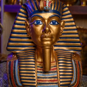 King Tutankhamun Egyptian Pharaoh Bust – Ancient Egypt Decor, Historical Home Accent, Collectible Sculpture