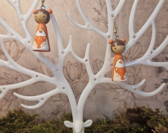 Boucles d'oreilles poupée en bois robe au motif petit renard peintes à la main avec crochet d'oreille en acier inoxydable