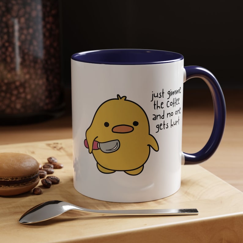 Taza de café con pato y cuchillo, divertida taza de café con pato, linda taza de pato con cuchillo para café, regalo divertido para amantes de los patos, regalo divertido para café. imagen 4