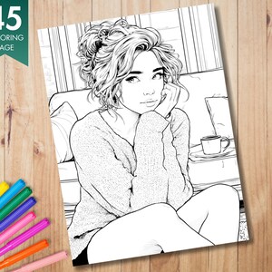 Pu&ograve; includere: Pagina da colorare in bianco e nero raffigurante una donna con i capelli ricci, che appoggia il mento sulla mano. L'immagine include una tazza di caff&egrave; su un tavolino e il testo "45 COLORING PAGE" in un banner verde. Sono presenti pennarelli colorati.