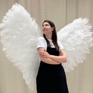 Große Flügel eines flauschigen Engels, Flügel für Fotoshootings, Foto-Requisiten