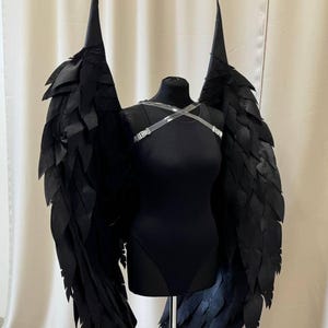 Flügel für Halloween Cosplay Kostüm Erwachsene, Flügel Dämon Cosplay, Teufel Kostüm, Flügel mit Hörnern, Amor Flügel, Engel Flügel, Raben Flügel