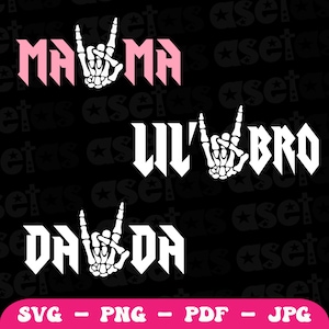 Könnte beinhalten: Ein schwarz-weißes Grafikdesign mit den Worten "Mama", "Lil' Bro" und "Da Da" in einer Rock'n'Roll-Schriftart. Jedes Wort wird von einer weißen Skeletthand begleitet, die die Rock'n'Roll-Handgeste macht.