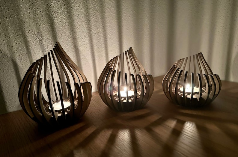 Handgearbeiteter Teelichthalter aus Holz, Kerzenhalter Bild 1