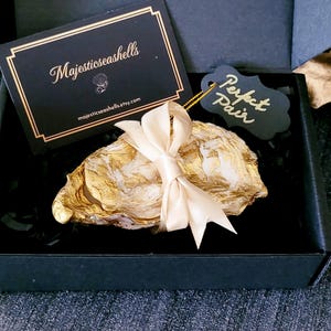 A Perfect Pair Oyster Shell Jewellery Trinket Dish with Lid, Oyster Shell Jewellery Holder Unique Wedding Gift Proposal gift, Luxury Gift