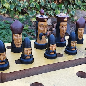 Jeu d&#39;échecs gothique peint à la main