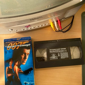 The World is Not Enough [VHS-1999]
