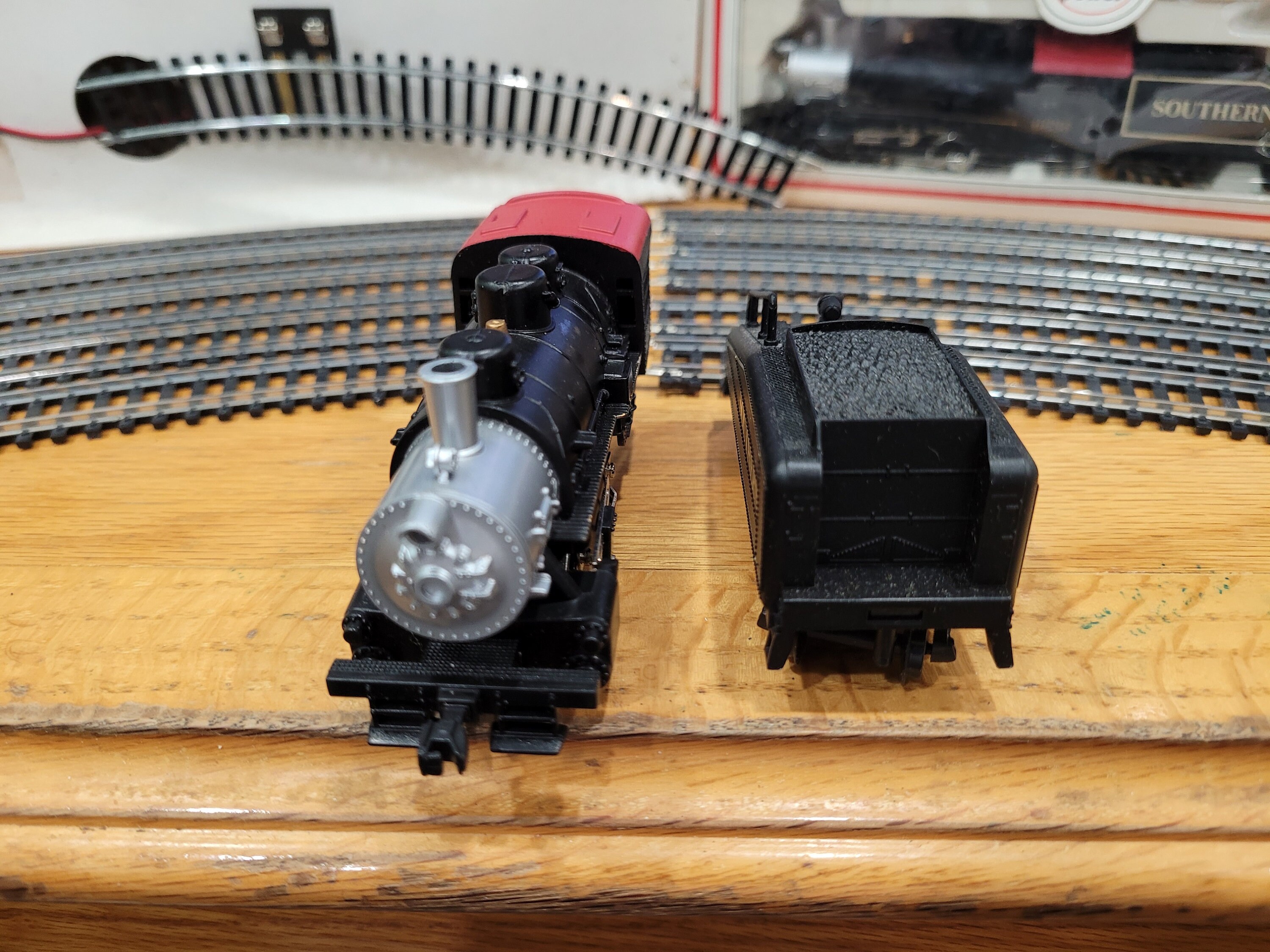 Model Trains New HO Model Power Tender and Train Starter Kit