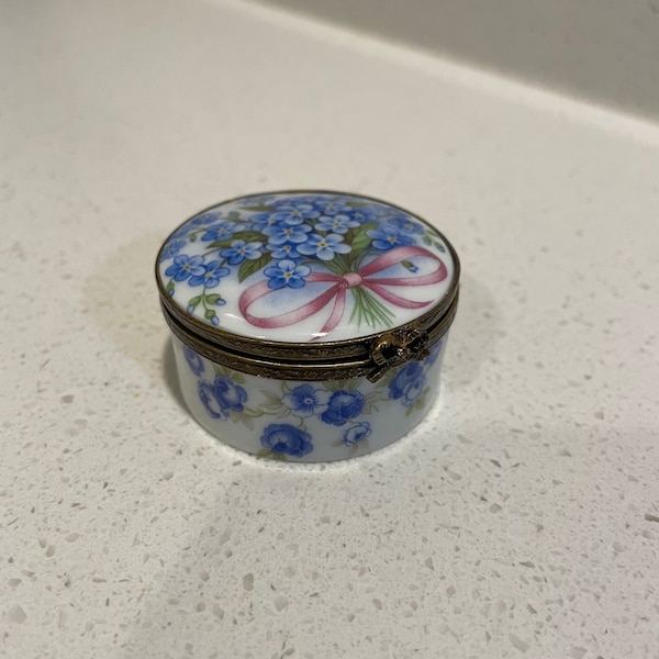 Vintage Floral Bouquet Limoges Box by French Accents