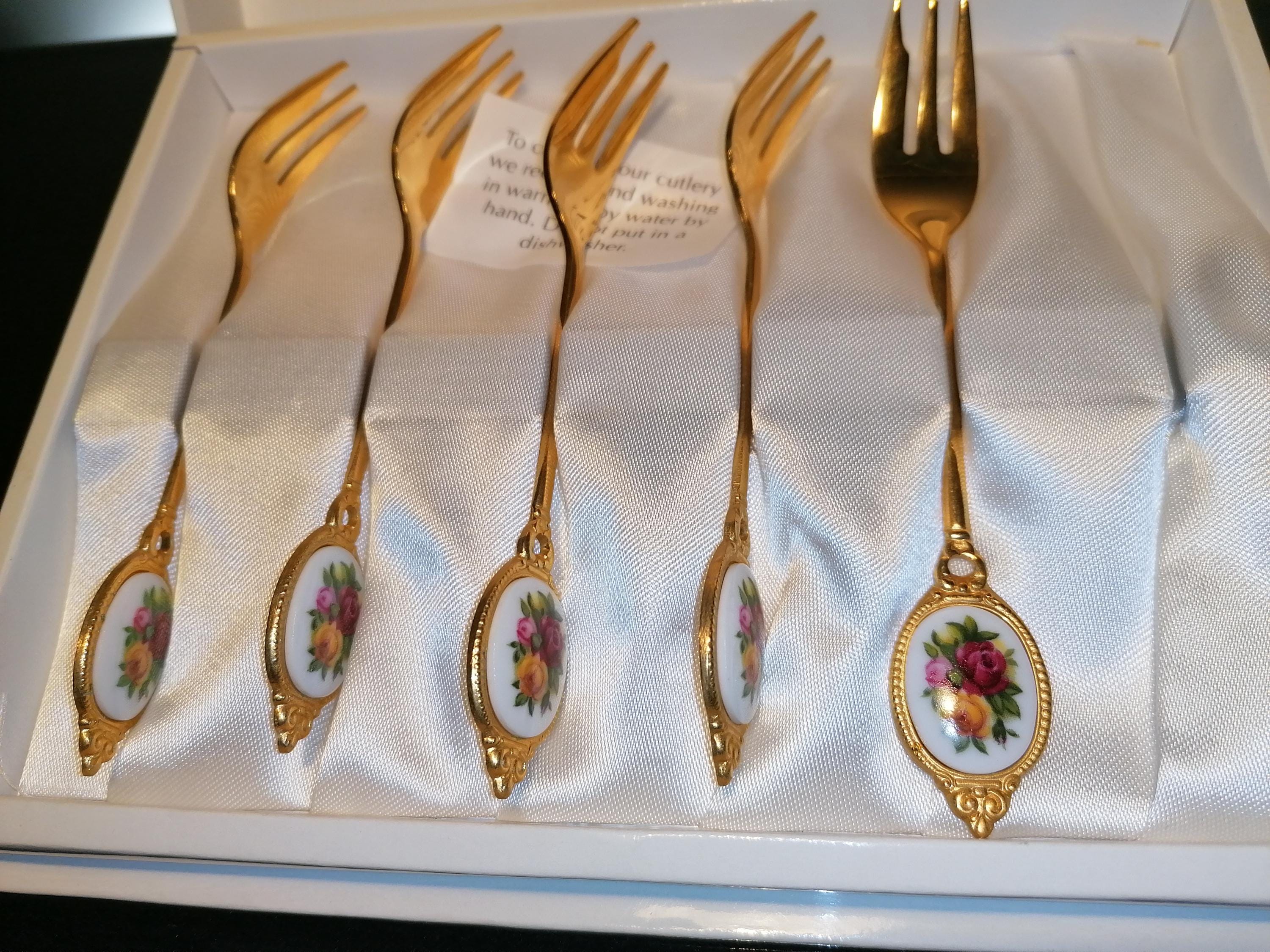 5 Royal Albert “old Country Roses” Porcelain Pastry Forks - Etsy