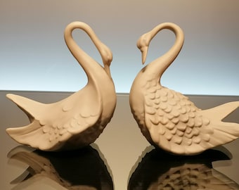 2 porcelanowe włoskie łabędzie, Capodimonte, C. Vallari