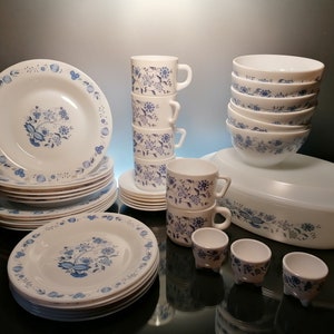 【ヴィンテージテーブルウェア】フランス /arcopal Vintage Arcopal Dinner and Coffee Set “blue Onion” - Etsy