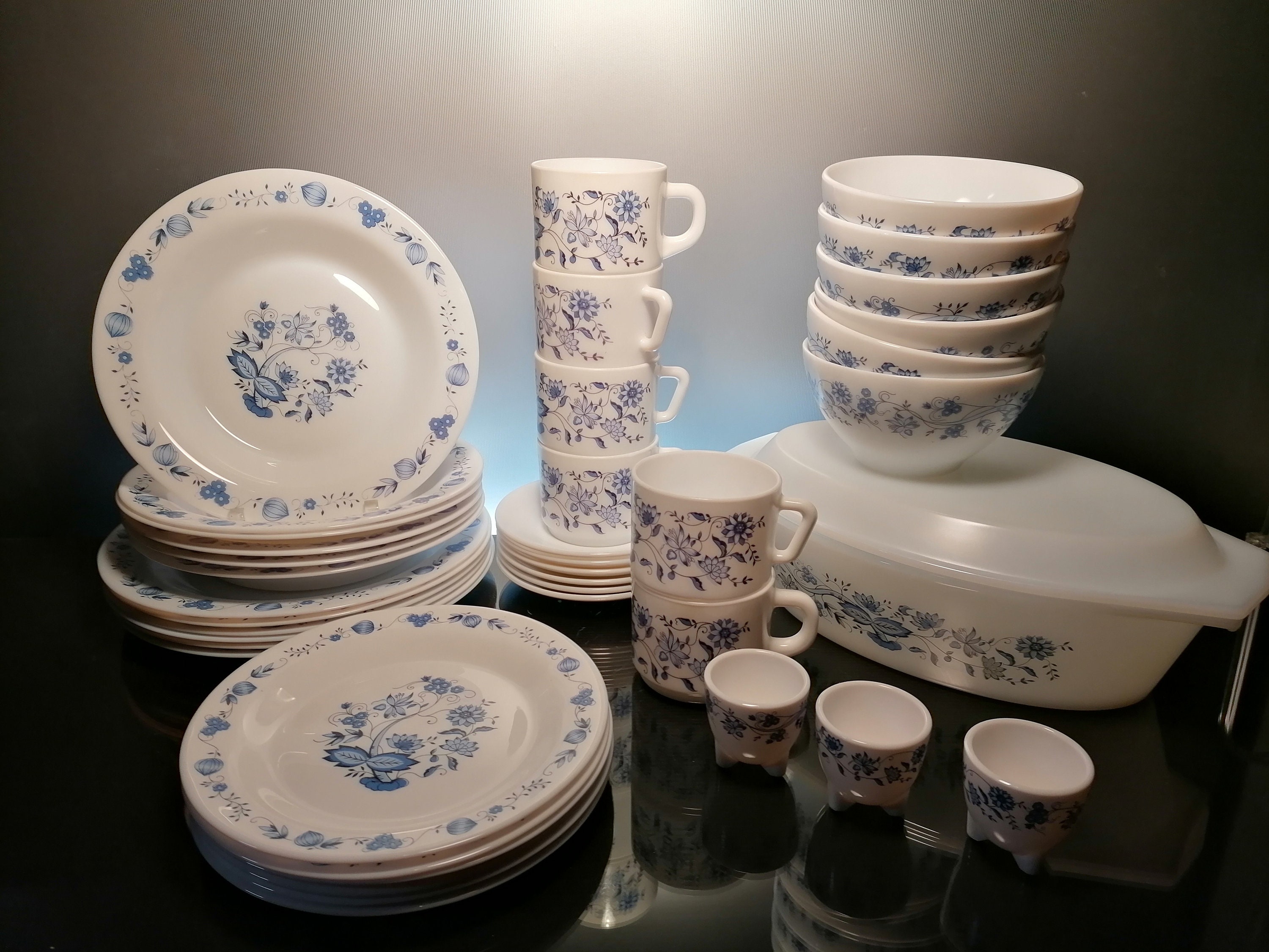 【ヴィンテージテーブルウェア】フランス /arcopal Vintage Arcopal France Cherry Blossom Florentine Milk Glass Dinner