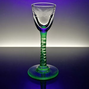 Uranium green liqueur glass &quot;Blé Dor&quot;