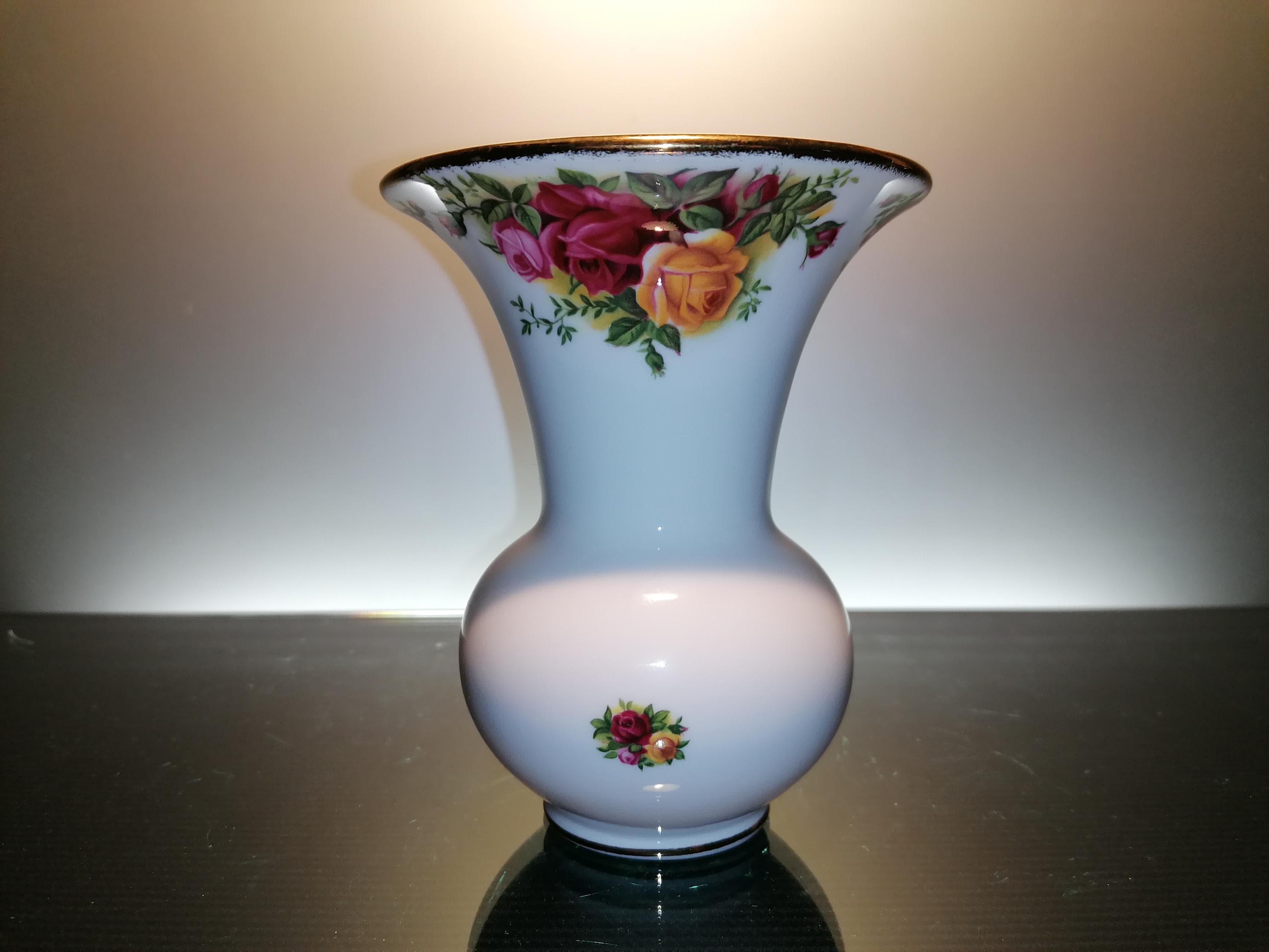 ロイヤルアルバート「オールドカントリーローズ」磁器花瓶 - Etsy 日本