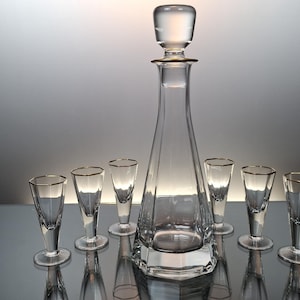 Crystal art deco carafe with 6 liqueur glasses