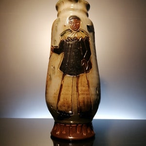 Grés D&#39;Art pitcher &quot;Chatelet W. Biron&quot;