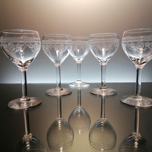 5 Saint Louis crystal wine glasses “Helvétia”