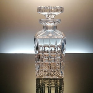 Whisky crystal carafe