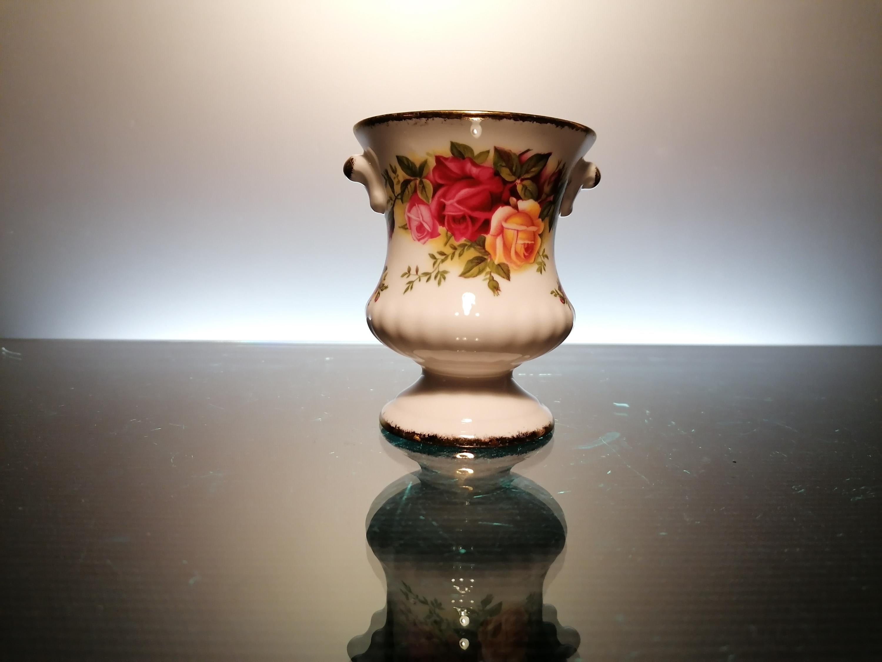 最終値下げ　  Old Country Roses Royal Albert “old Country Roses” Porcelain Vase - Etsy