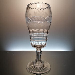 Vase en cristal transparent.