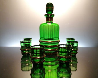 Green carafe with 6 liqueur glasses