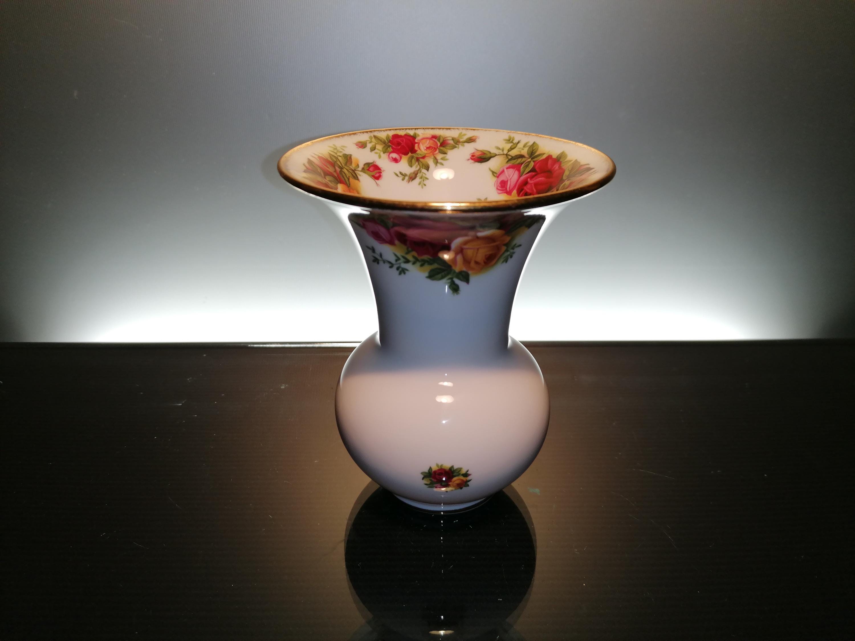 ロイヤルアルバート「オールドカントリーローズ」磁器花瓶 - Etsy 日本