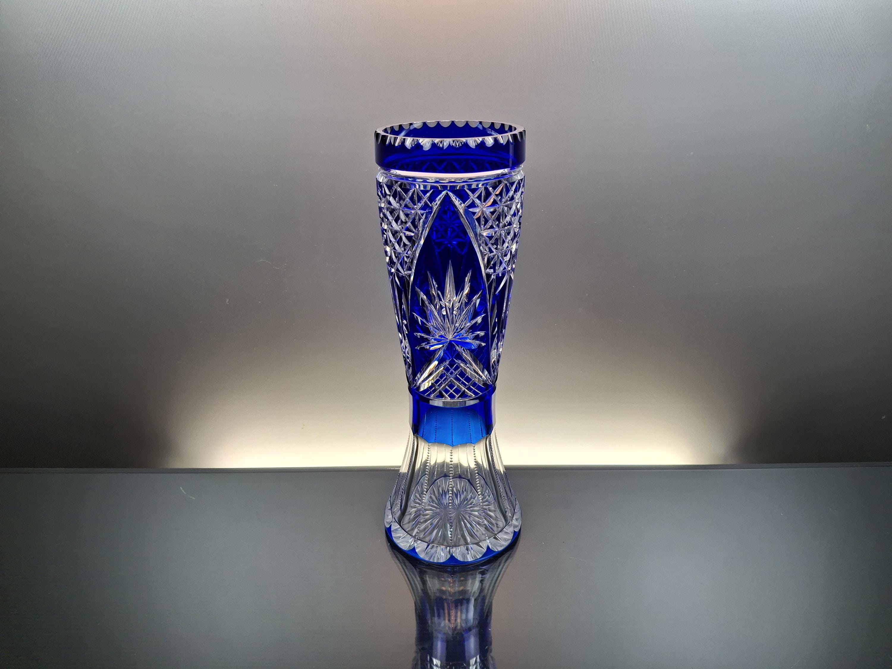 ヴァル・サン・ランベールのコバルトブルークリスタル花瓶「ユベール
