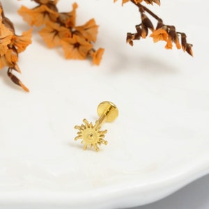 Aretes de estrella, aretes de sol para cartílago, aretes para trago, aretes para labio, aretes celestiales, aretes de caracola, aretes con parte trasera plana.