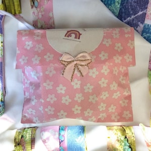 Bolsa sorpresa de cinta washi. Manualidades, scrapbooking, papelería, misterio, fabricación de tarjetas, diario, arte, decoración, regalo, obsequios de fiesta.