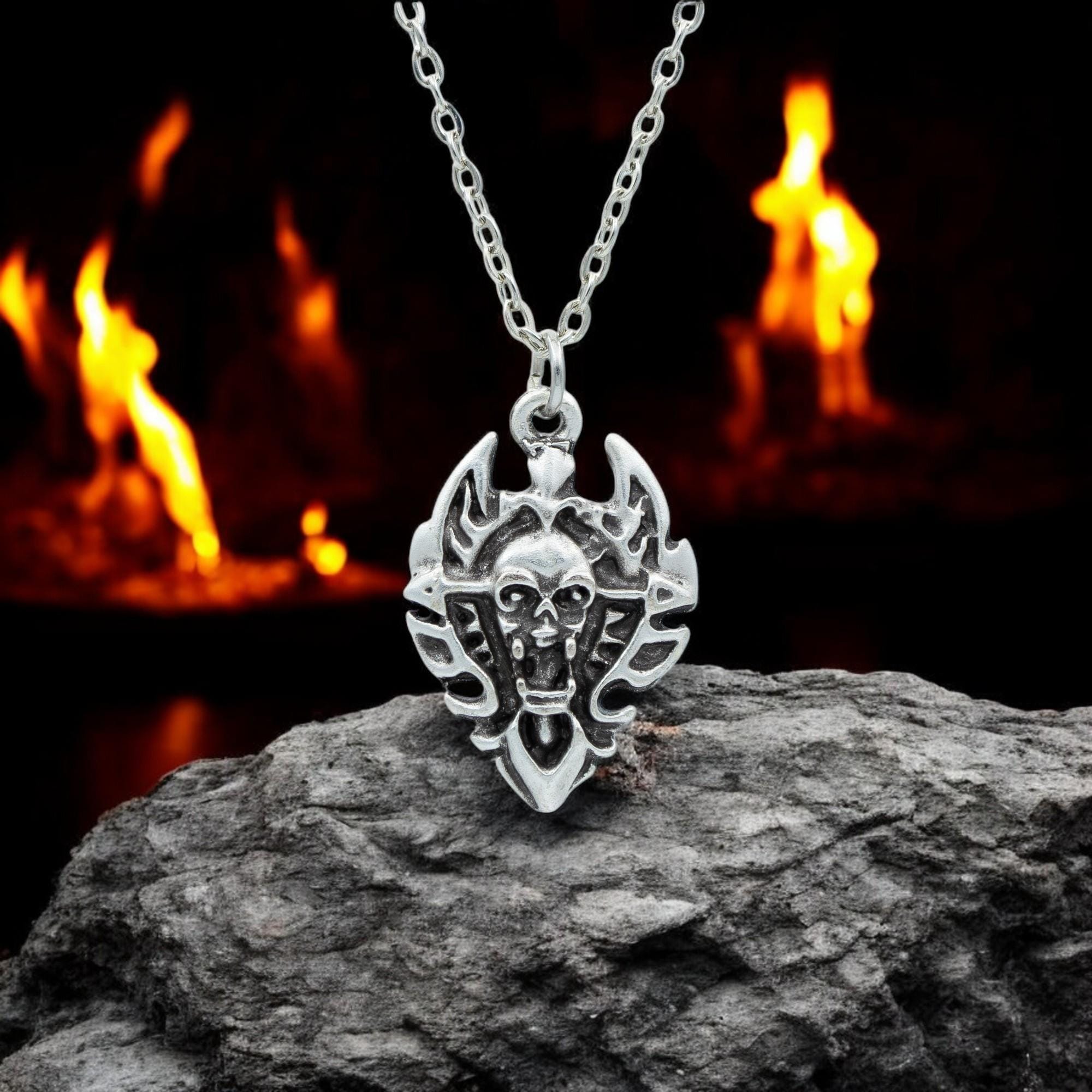 ネックレス +LRG Gothic Shield Pendant w/18K FDL Diablo Devil Shield Necklace, Gothic Gaming Pendant, Dark