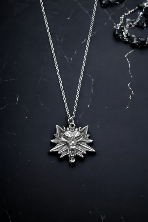 Witcher Wolf Necklace - Embrace the Power of the White Wolf with Legendary Style - Geralt of Rivia Pendant