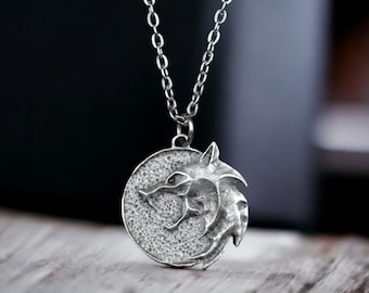 Witcher Wolf Medallion Necklace - Channel the Power of Geralt of Rivia - Unisex Pendant for Fantasy Enthusiasts