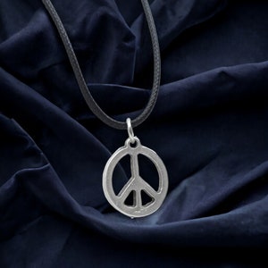 Peace Sign Necklace - Silver-Plated Peace Pendant - Minimalist Unisex Accessory - Symbol of Peace -Perfect Gift