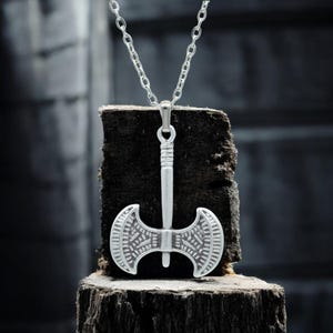 Double-Edged Axe Necklace, Viking Warrior Pendant, Norse Jewelry, Symbol of Strength, Unique Gift for Men and Women