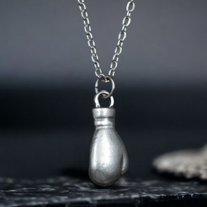 Boxing Glove Necklace - Fight with Determination and Strength - Silver-Plated Pendant for Boxing Fans