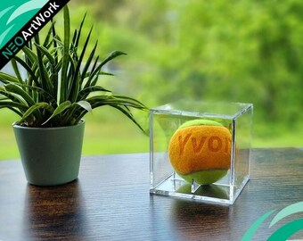 personalisierter Tennisball mit Namen in Acrylbox | Geschenk für jeden Tennisliebhaber | Tennisball mit Lasergravur fürs nächste Tennismatch