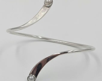 Bracciale artigianale vintage anni '90 in argento sterling con castone di perle