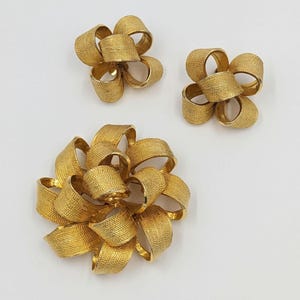 Vintage Kenneth Jay Lane Set Pin Brooch Clip Earrings with Bow Ribbon Design