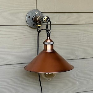 Minimalist sconce.Industrial wall sconce.Bedside lamp.Vintage wall lamp.Applique murale vintage.Wall sconce.Cone lampshade.Light fixture.