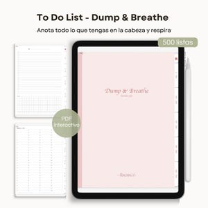 Puede incluir: Un planificador digital en una tableta, con el texto "To Do List - Dump & Breathe". El planificador tiene una cubierta rosa y secciones para listas y notas. Un lápiz óptico está al lado de la tableta. También se ven páginas adicionales del planificador.