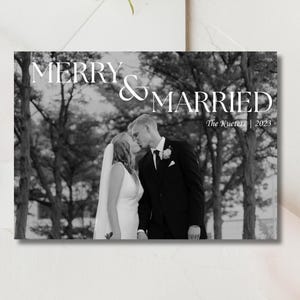 Erste Verheiratete Weihnachtskarte, Personalisierte Erste Weihnachten als Mr und Mrs, Merry & Married Weihnachtskarte 2024