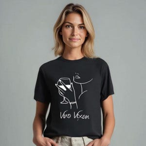 Vino Vixen Women&#39;s Wine T-Shirt – Funny Wine Lover Shirt – Casual Graphic Tee – Wine Night Outfit – Gift for Wine Enthusiast