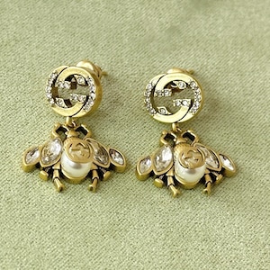 Vintage Stylish Gucci Earrings Bee Pendant