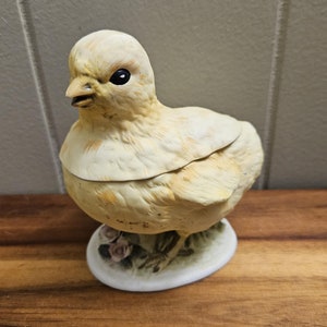 Vintage 1950s Lefton China Japan Baby Yellow Chick - Porcelain Easter Baby Chick Covered Candy Dish / Figurine - 5" W x 5" H Item# KW 2931