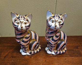 Imari Sitting Kitty Cat Figurine / Paperweight 5.25" Tall by Royal Crown Derby English Bone China w/Gold Stopper - Sold Individually Qty 1