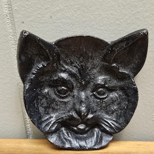 Vintage Decorative Cast Iron Metal Black Cat Head Dish/Tray/Ashtray/Incense Burner- 4" W x 4" D x 1" H - Halloween Spooky Chat Noire Noir
