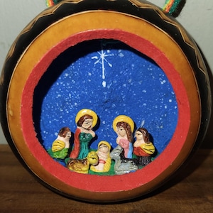 Authentic Peruvian Folk Art Gourd Nativity - Artist Made Clay Holy Family Nativity (Mary, Joseph, Jesus in Manger, Donkey, Cow) - Peru