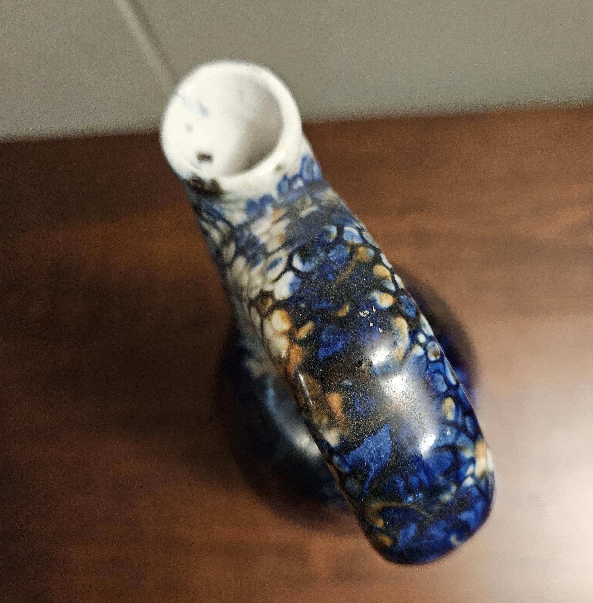 ヴィンテージでユニークな陶器の水差し/ピッチャー。美しいダーク