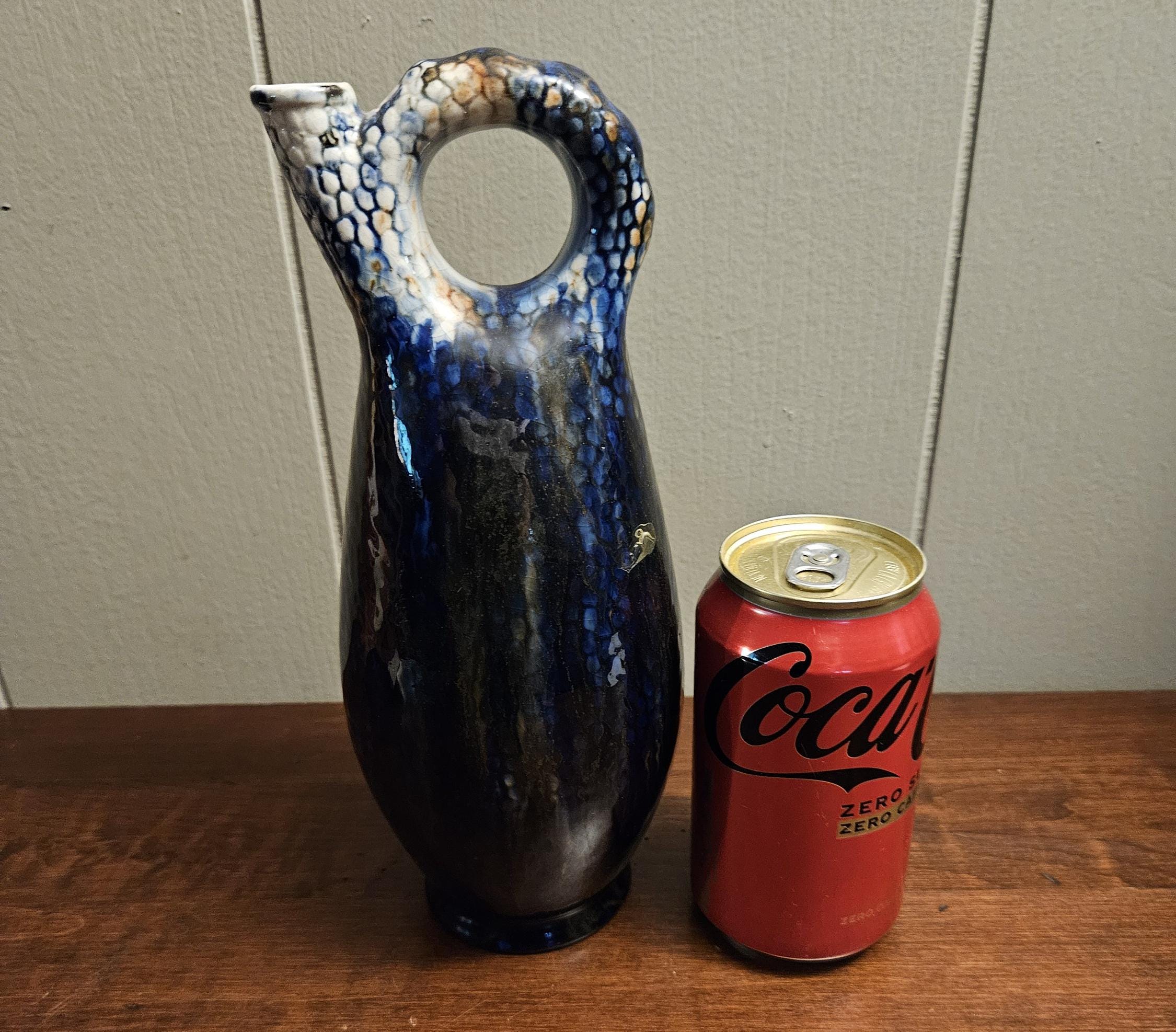 ヴィンテージでユニークな陶器の水差し/ピッチャー。美しいダーク